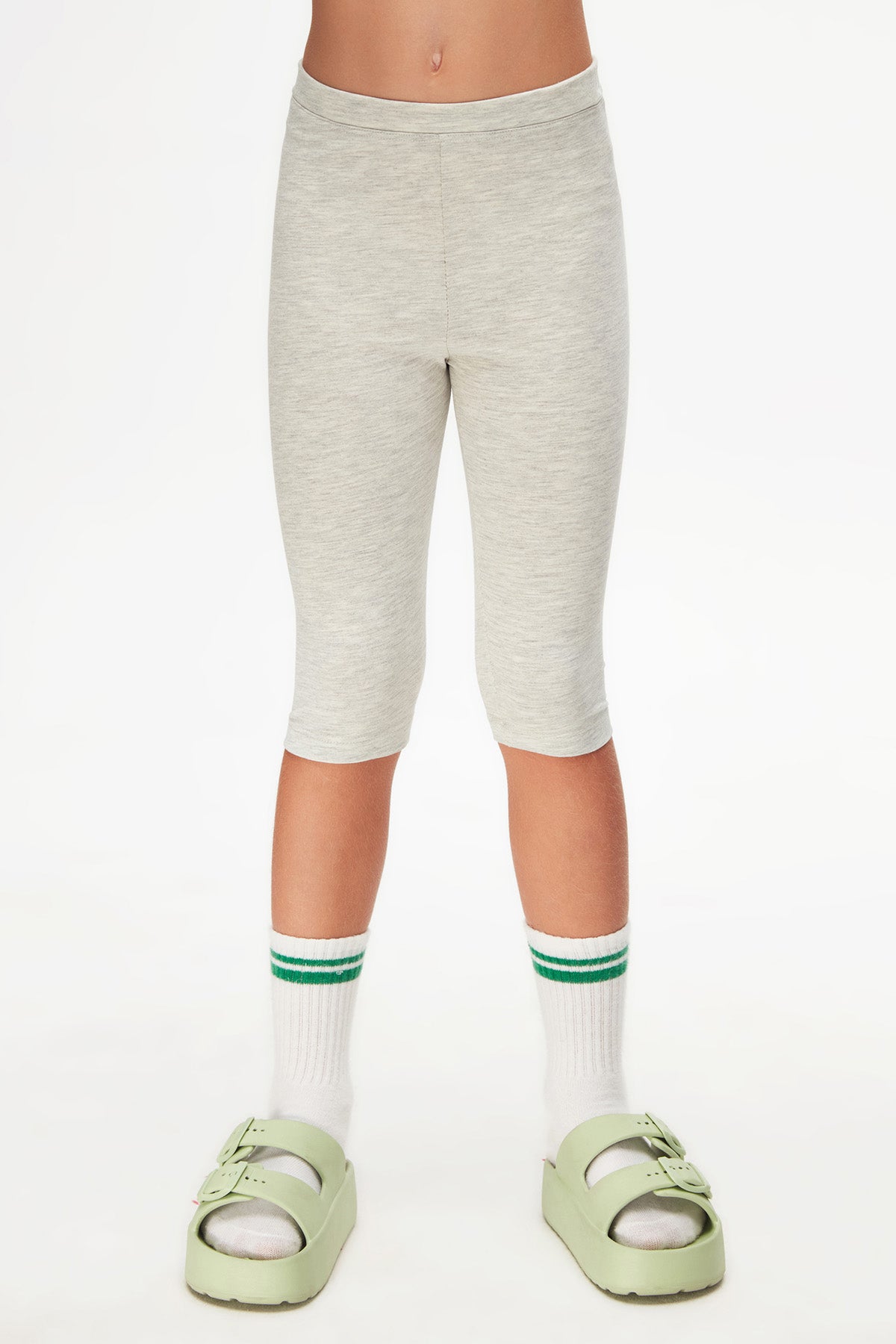 Girls' Basic Below-the-Knee Capri Leggings (MOON GRAY)