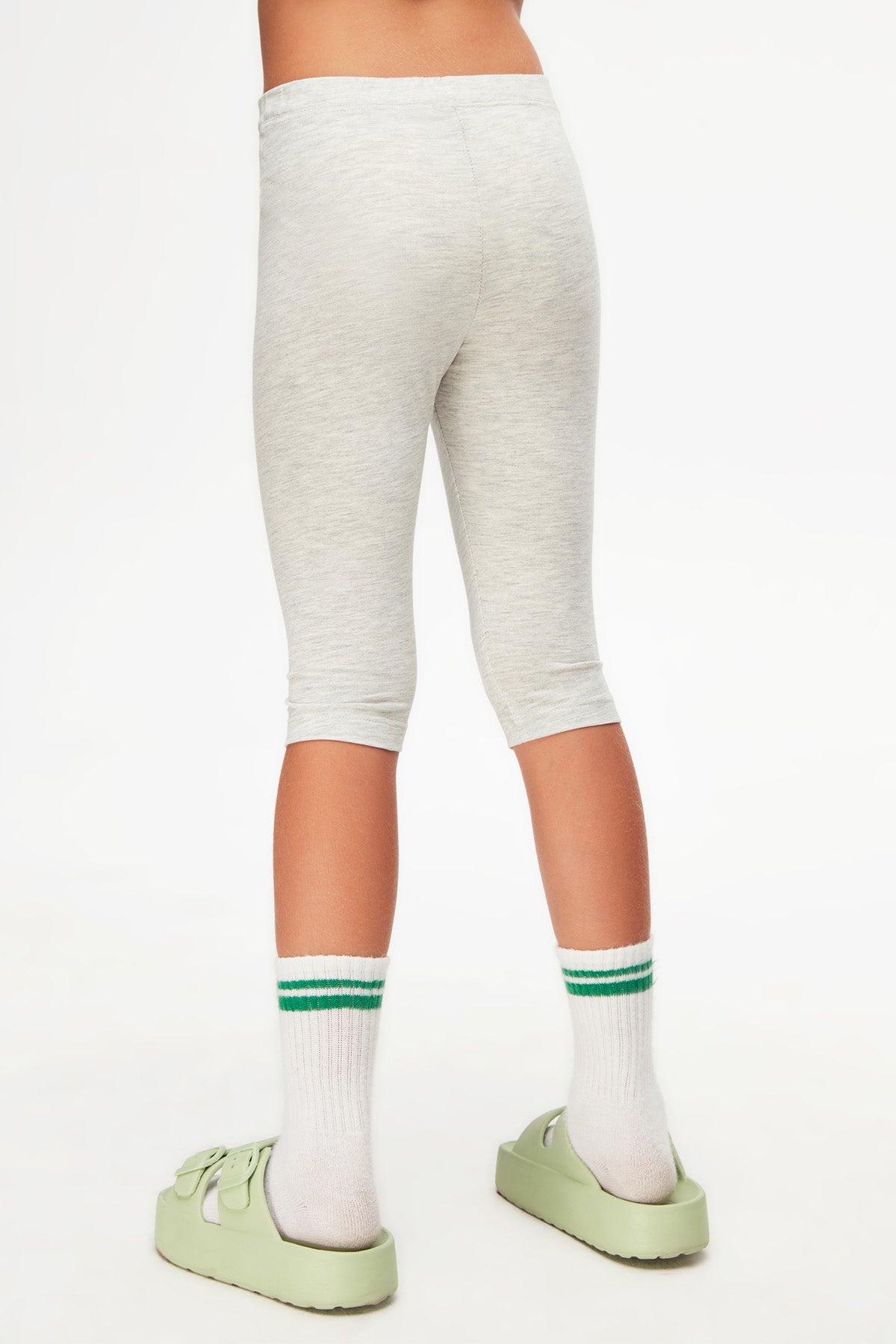 Girls' Basic Below-the-Knee Capri Leggings (MOON GRAY)