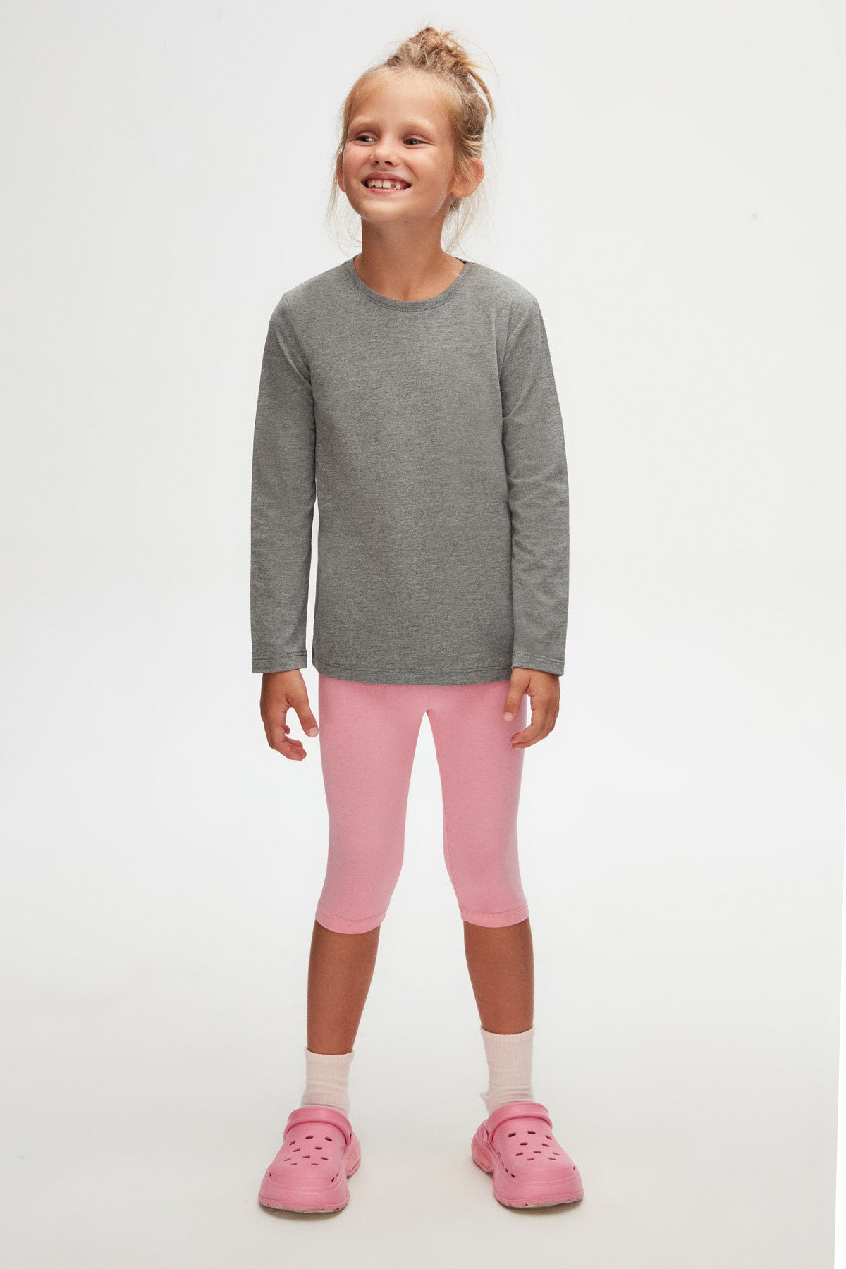 Basic Unisex Kids Seasonal Crew Neck Long Sleeve T-Shirt (FROST GRAY)