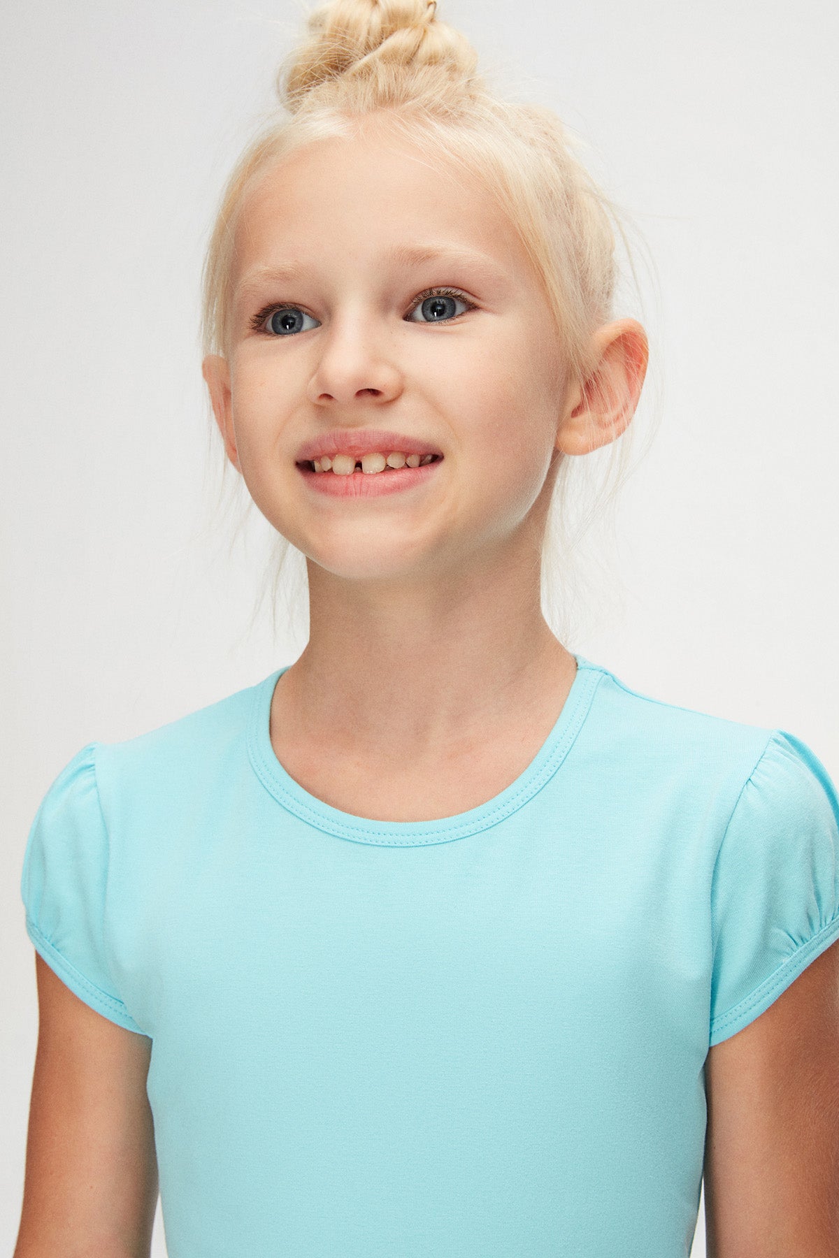 Girls' Basic Crew Neck Puff Sleeve T-Shirt (CYAN)