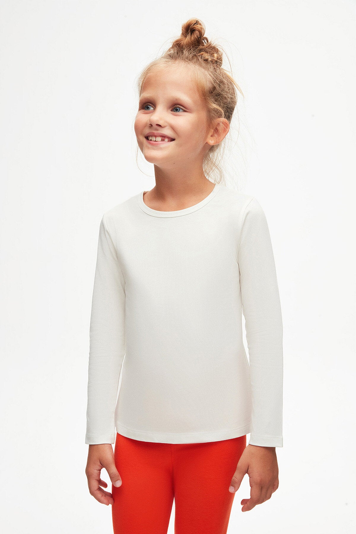 Girls' Basic Seasonal Stretch Long Sleeve T-Shirt (GARDENIA ECRU)