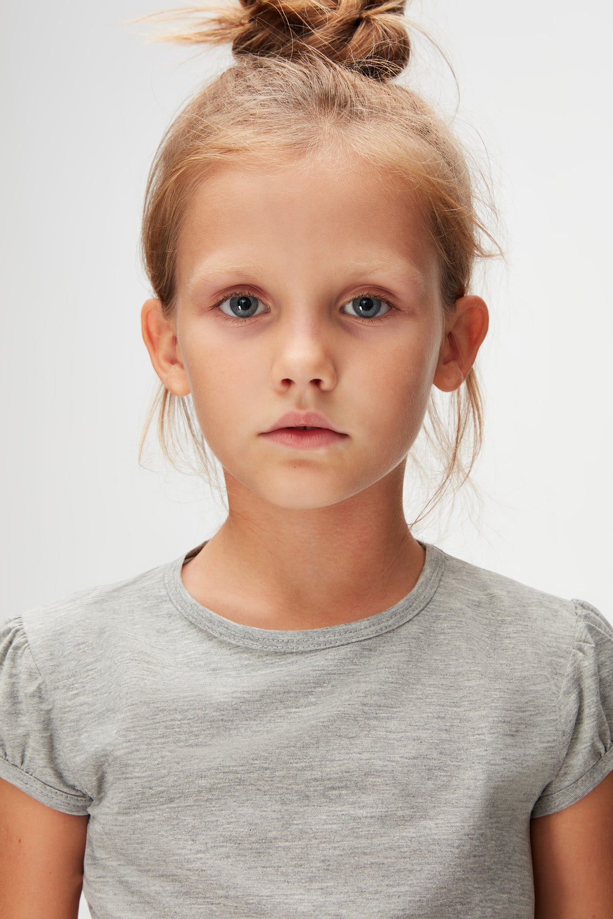 Girls' Basic Crew Neck Puff Sleeve T-Shirt (COOL GRAY)