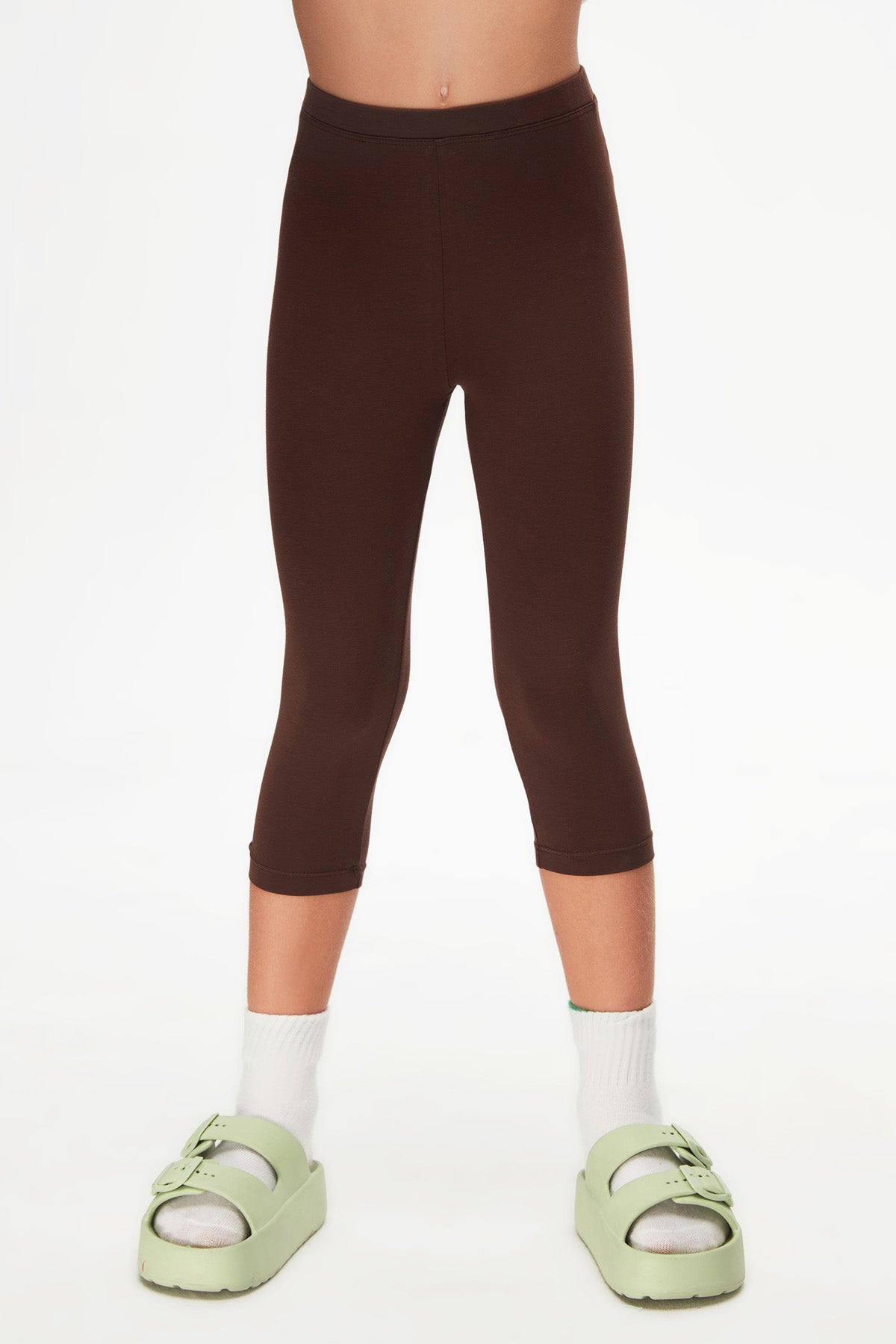 Girls' Basic Below-the-Knee Capri Leggings (CHESTNUT)