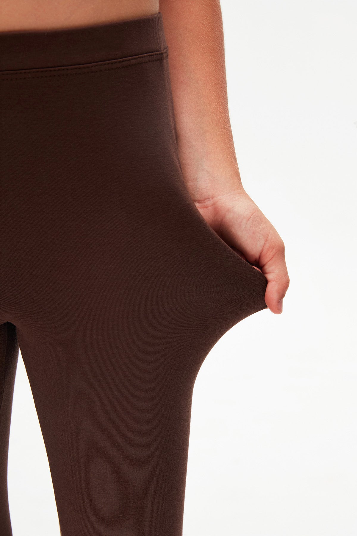 Girls' Basic Below-the-Knee Capri Leggings (CHESTNUT)