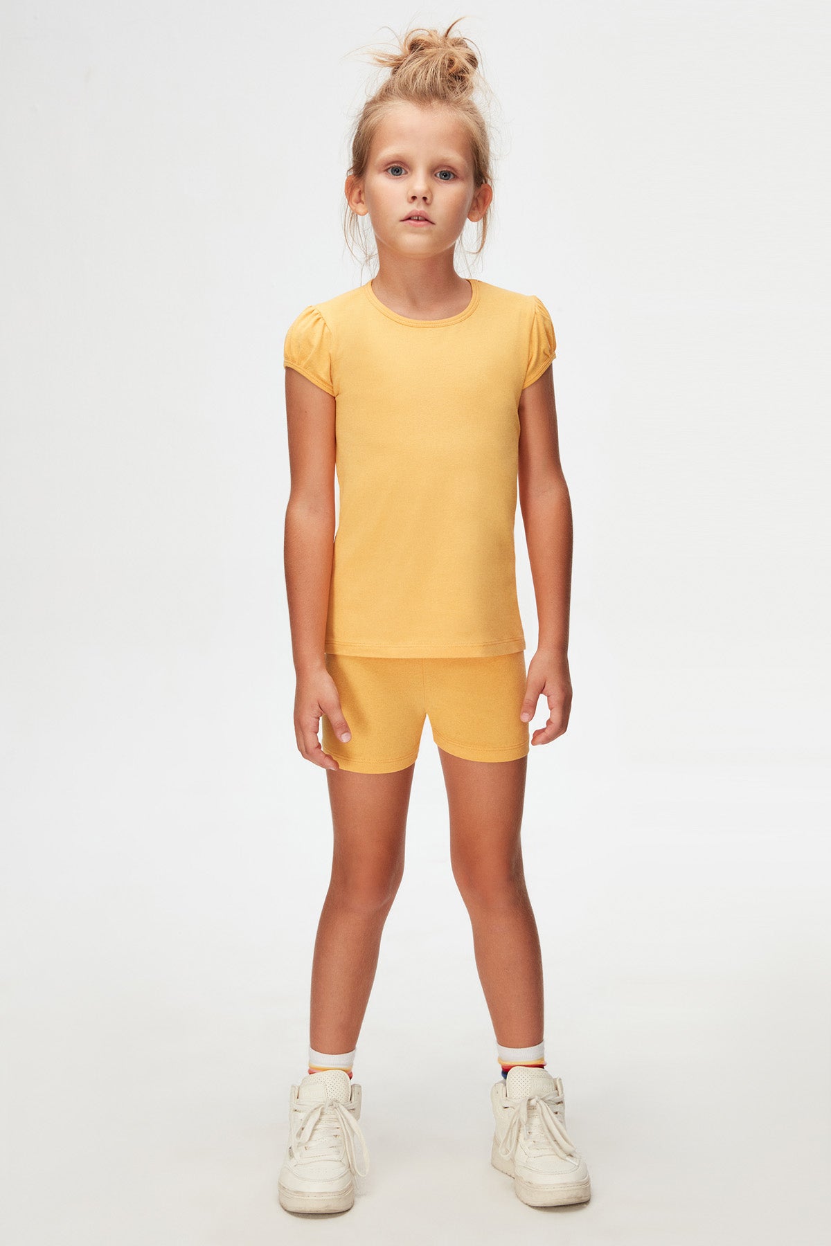 Girls' Basic Crew Neck Puff Sleeve T-Shirt (AMBER)