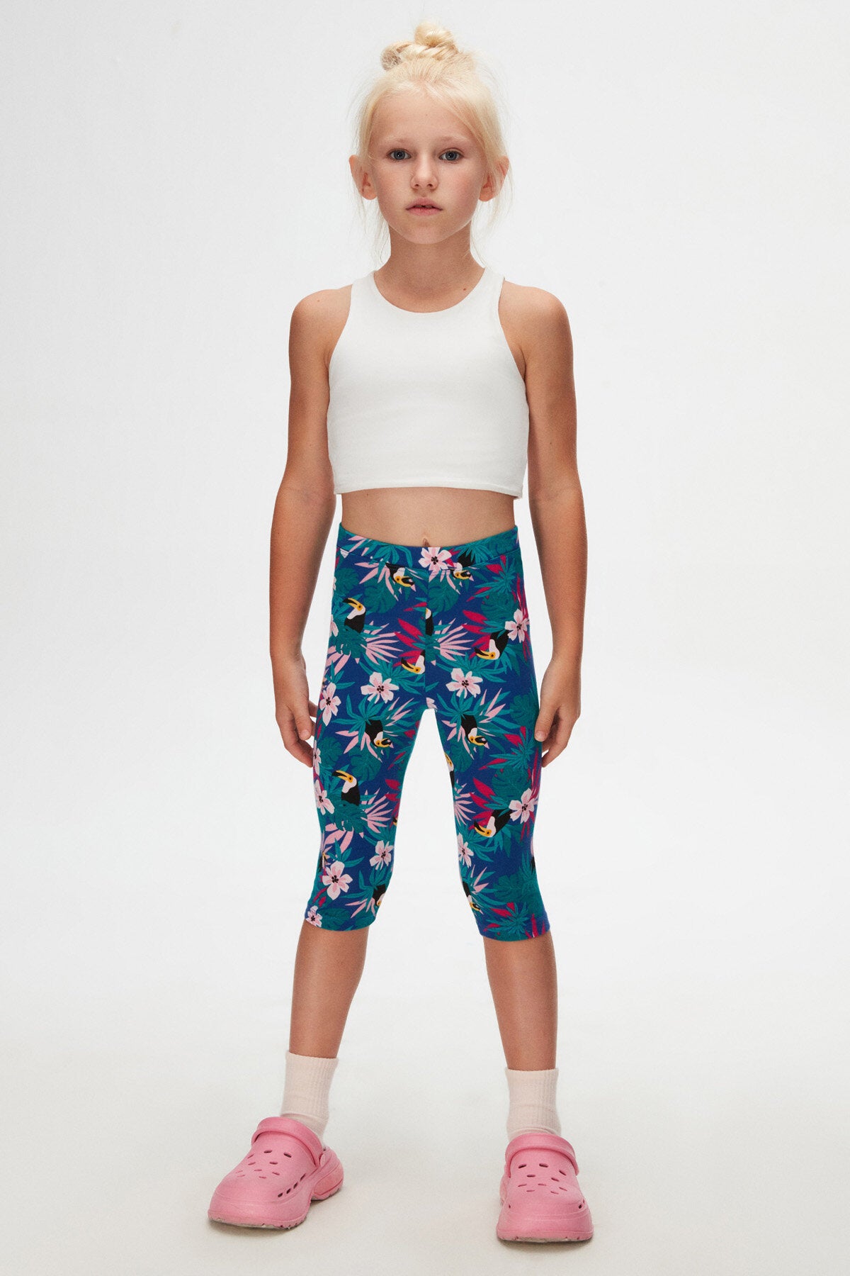 Girls' Tropical Parrot Pattern Capri Pants