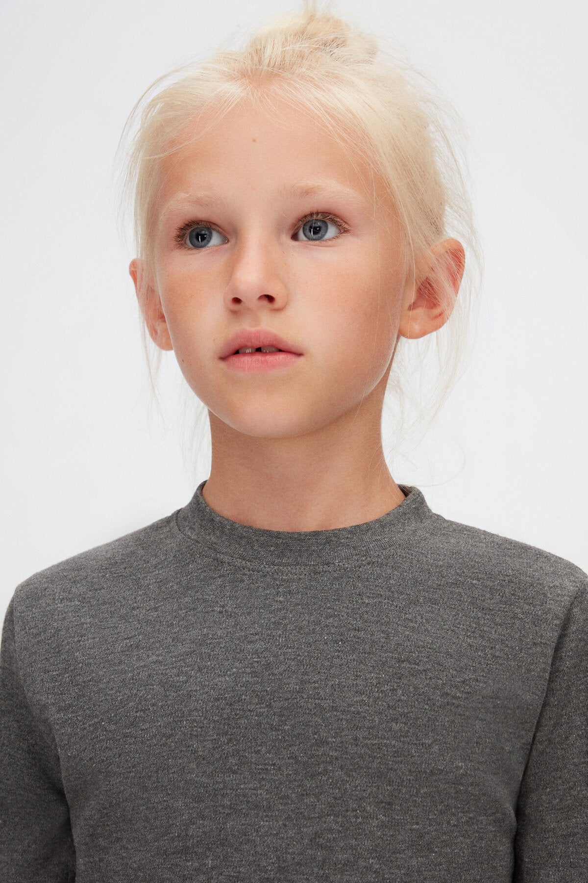 Girls' Basic Winter Crew Neck Long Sleeve T-Shirt (STORM GRAY)