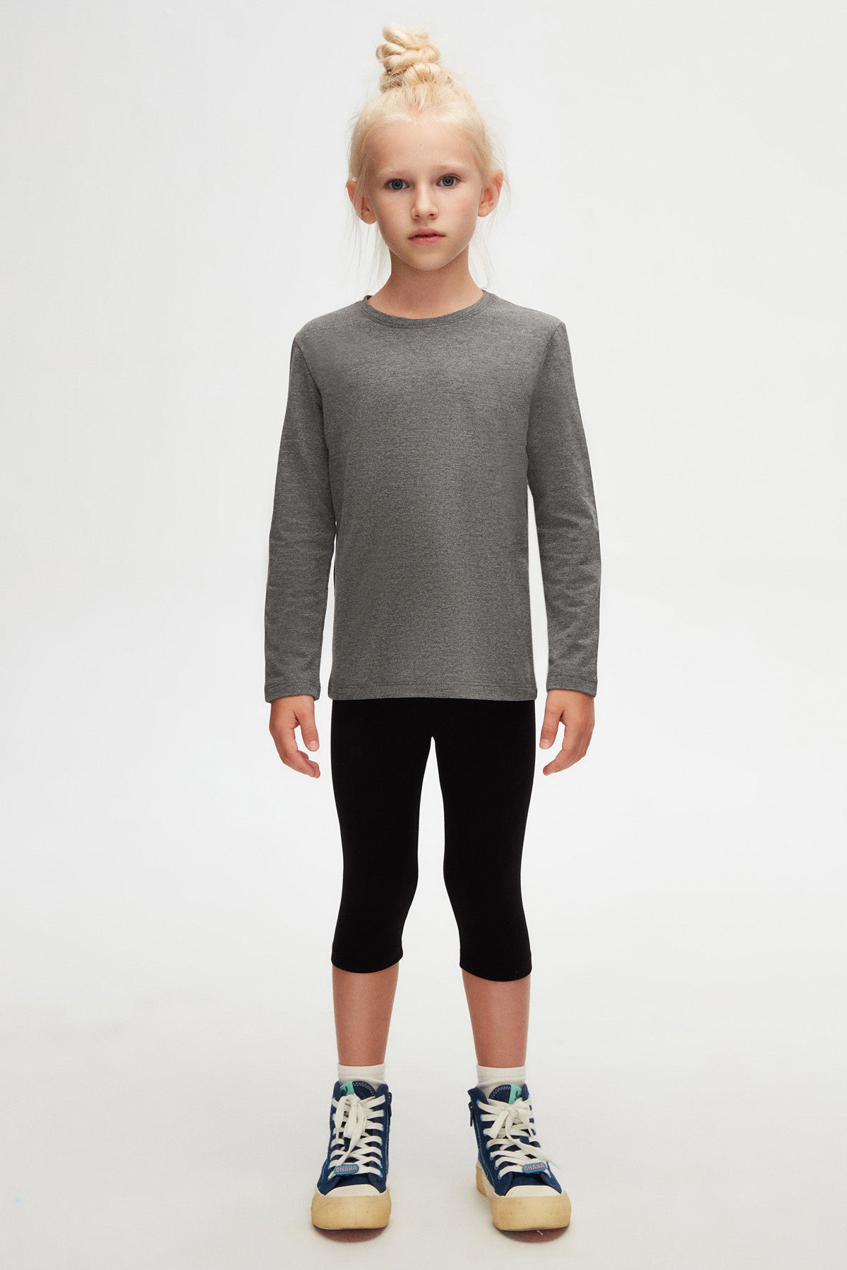 Basic Unisex Kids Seasonal Crew Neck Long Sleeve T-Shirt (STORM GRAY)
