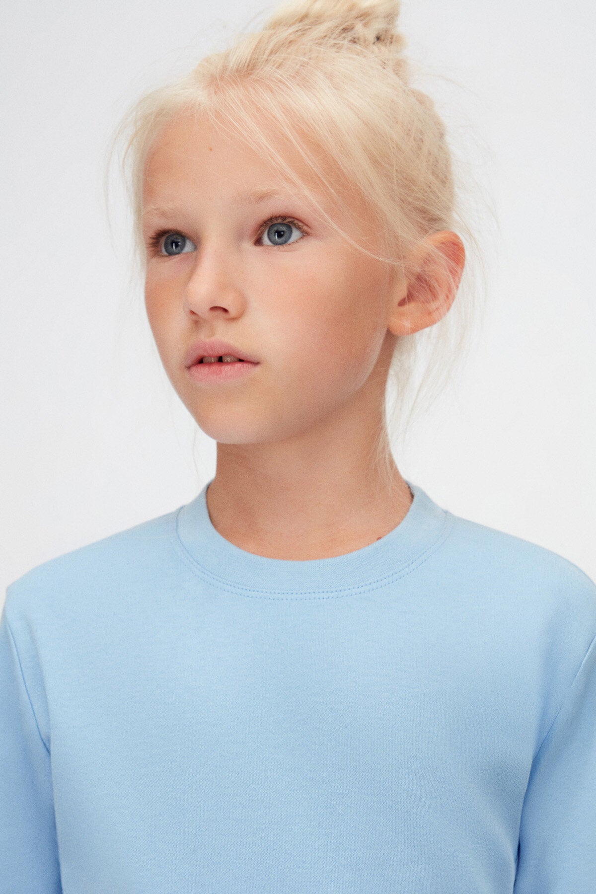 Basic Unisex Kids Winter Crew Neck Long Sleeve T-Shirt (SKY BLUE)