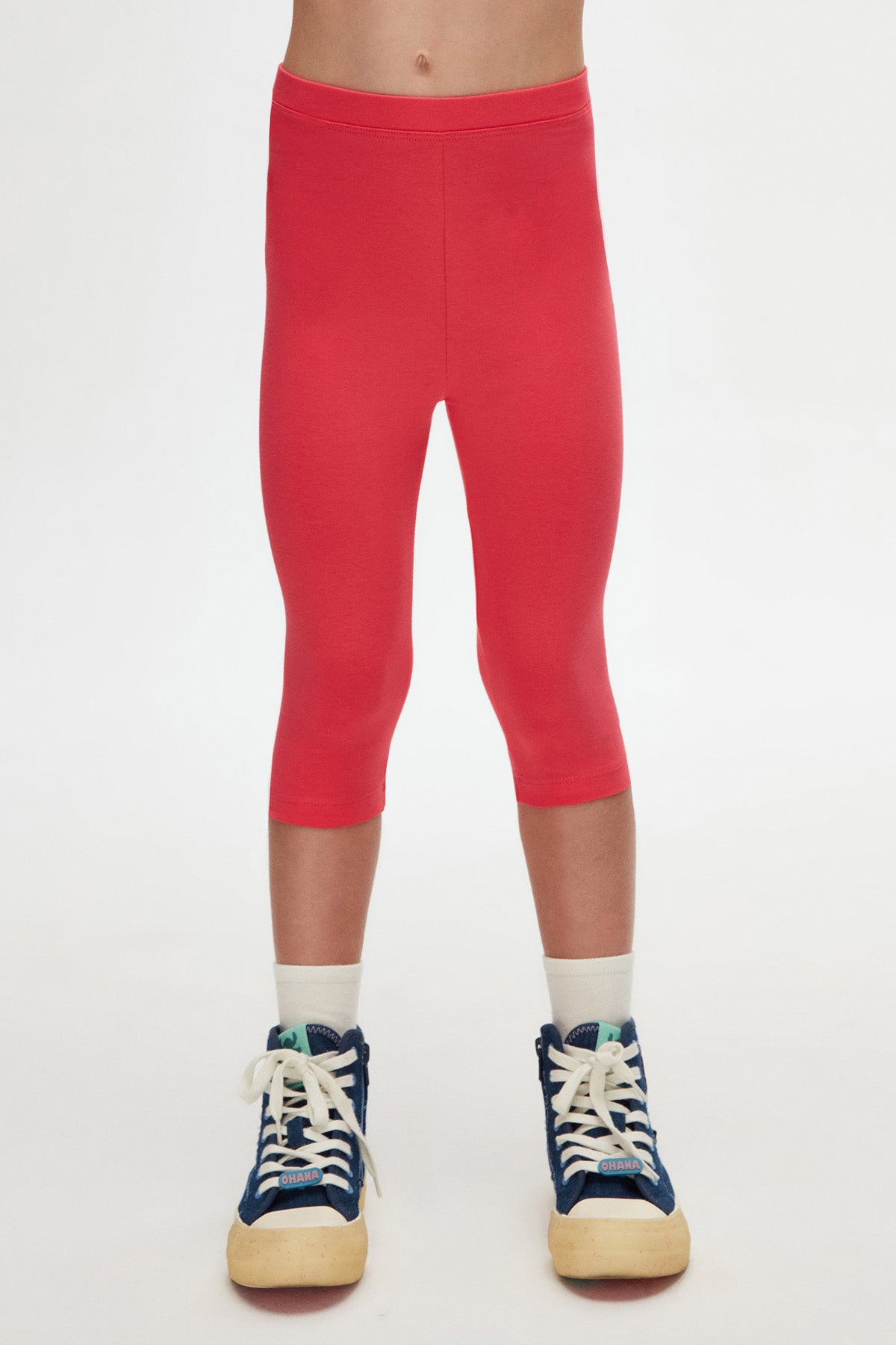 Girls' Basic Below-the-Knee Capri Leggings (PARADISE PINK)