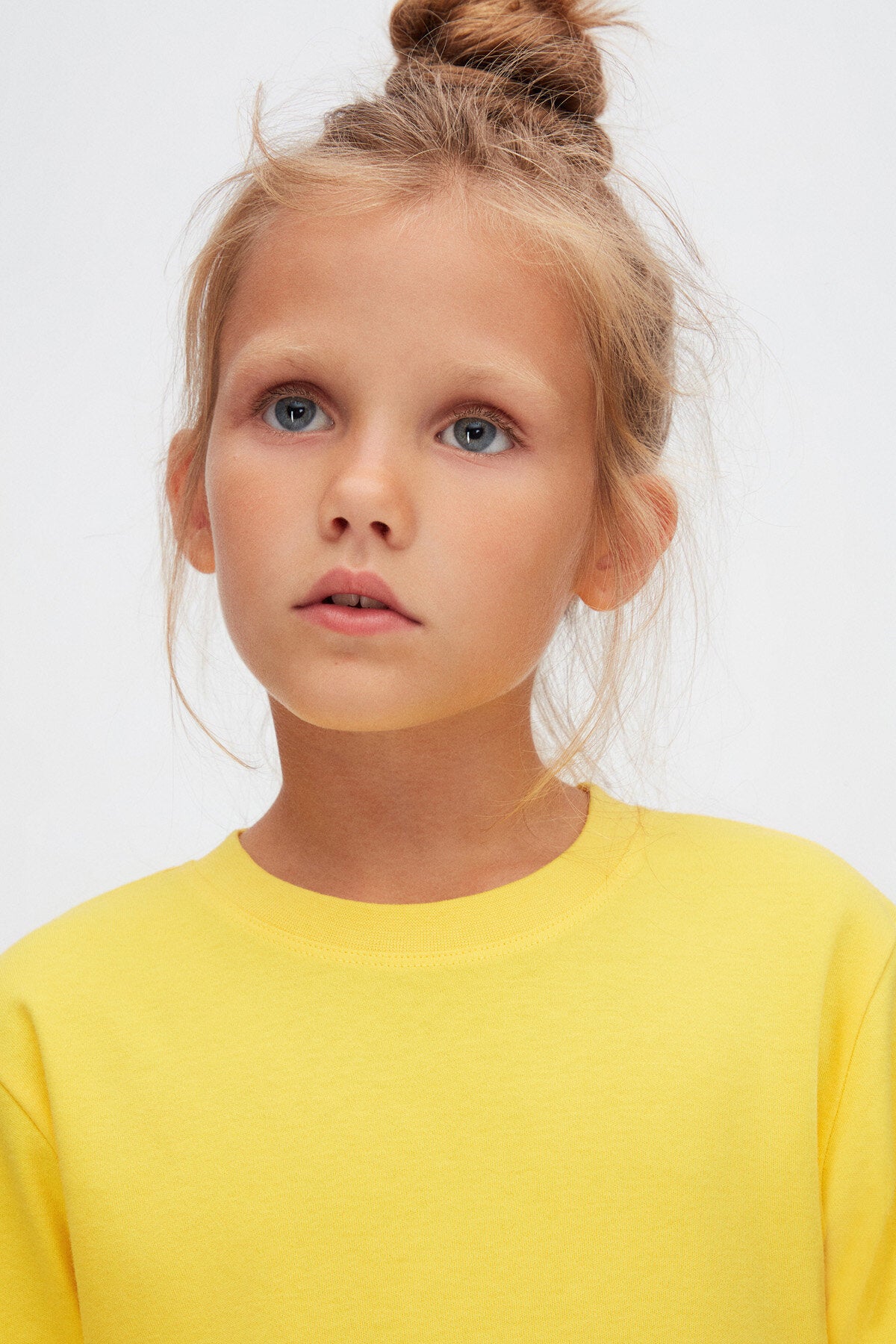 Basic Unisex Kids Winter Crew Neck Long Sleeve T-Shirt (FREESIA YELLOW)