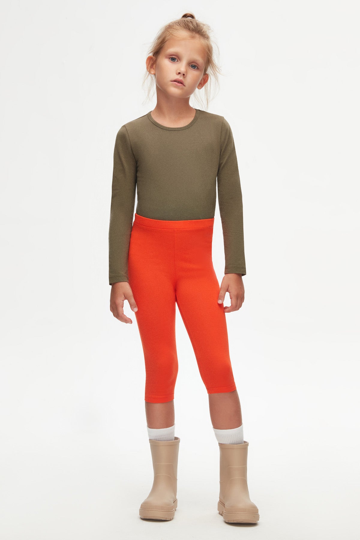 Girls' Basic Below-the-Knee Capri Leggings (CORAL)