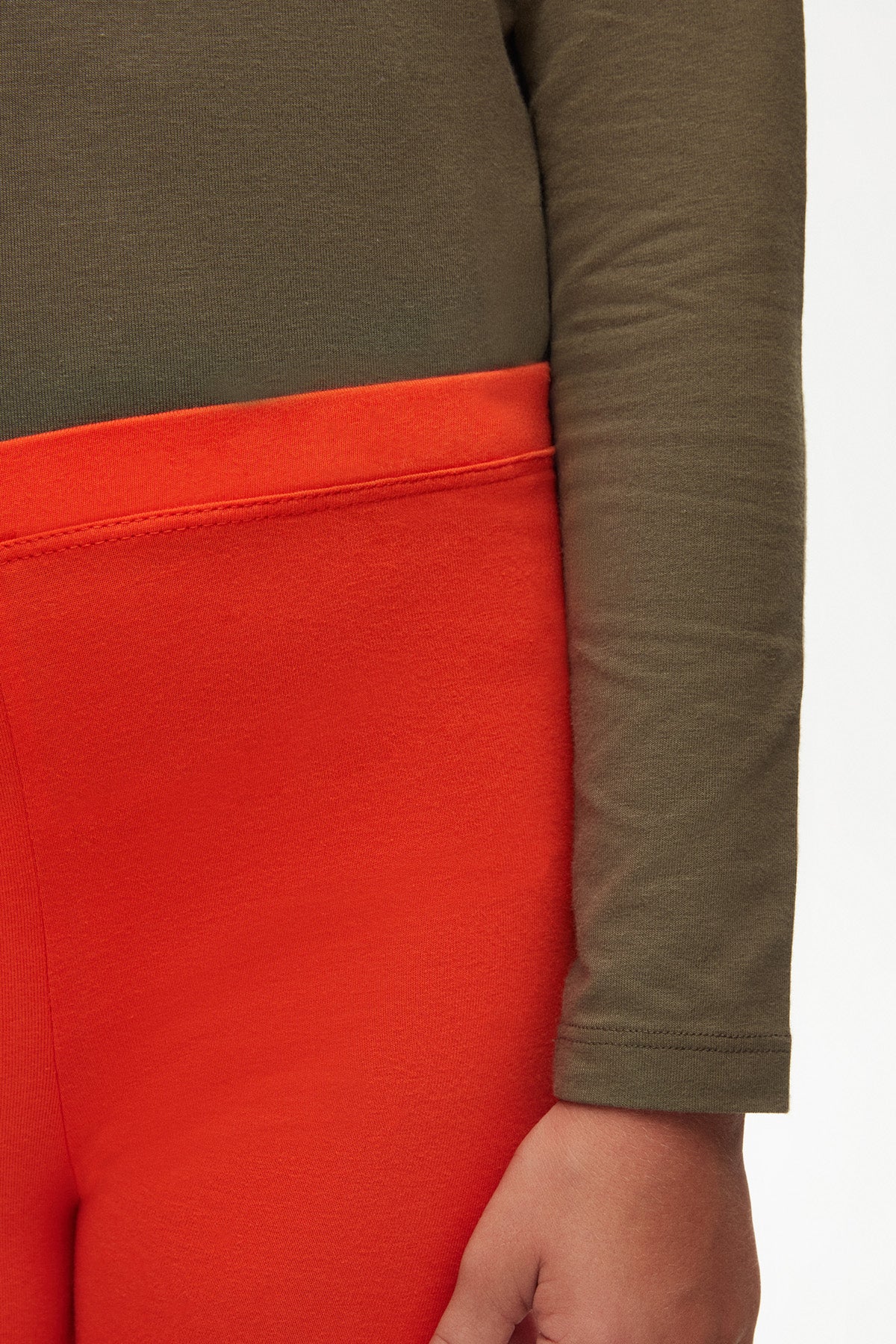 Girls' Basic Below-the-Knee Capri Leggings (CORAL)